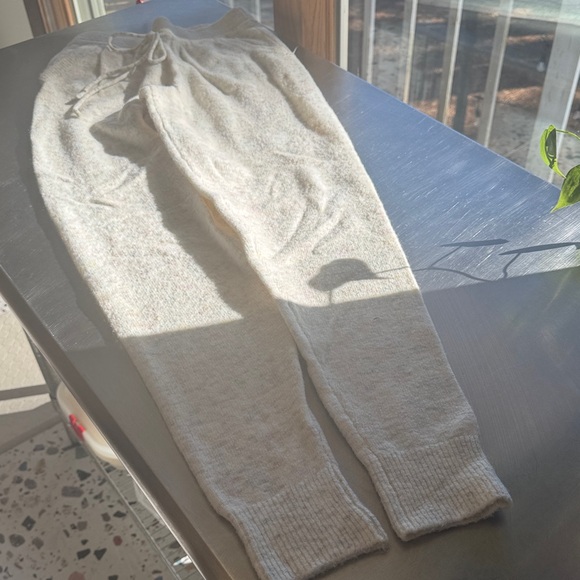 SO Cream Sweater Set: Cropped top and Straight Leg Pants - Picture 11 of 15